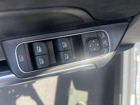 Certified 2025 Mercedes-Benz GLB 250 4MATIC image 15