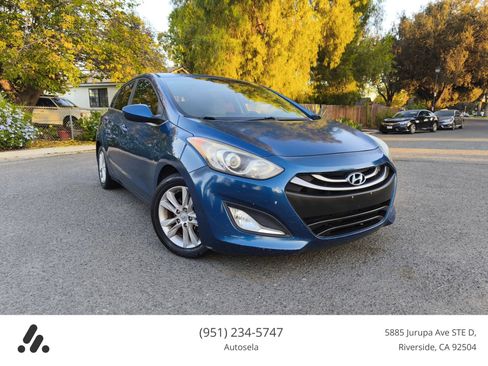 Used 2015 Hyundai Elantra GT image 3