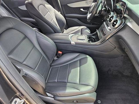 Used 2022 Mercedes-Benz GLC 300 image 19
