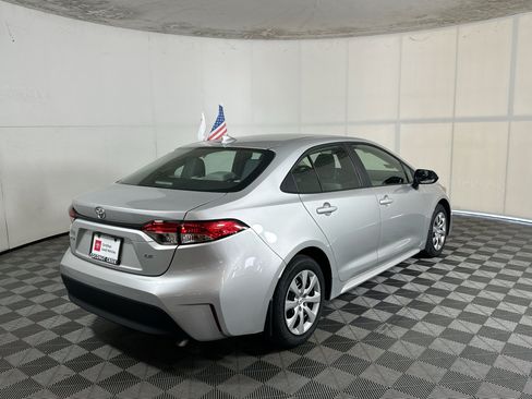 Certified 2025 Toyota Corolla LE FWD image 3