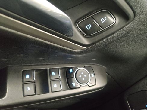 Used 2020 Ford Escape SE image 27