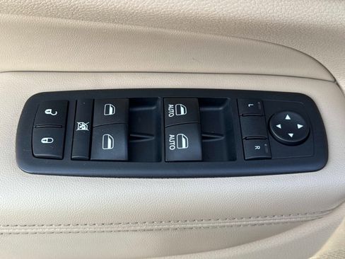 Used 2017 Jeep Grand Cherokee Limited w/ Luxury Group II RWD image 22