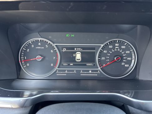 Certified 2023 Kia Sorento LX FWD image 27
