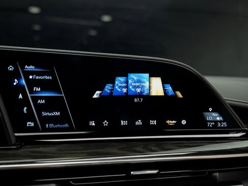 Used 2024 Cadillac Escalade Premium Luxury image 48