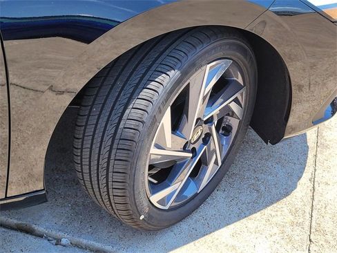 New 2025 Hyundai Elantra Sport image 5