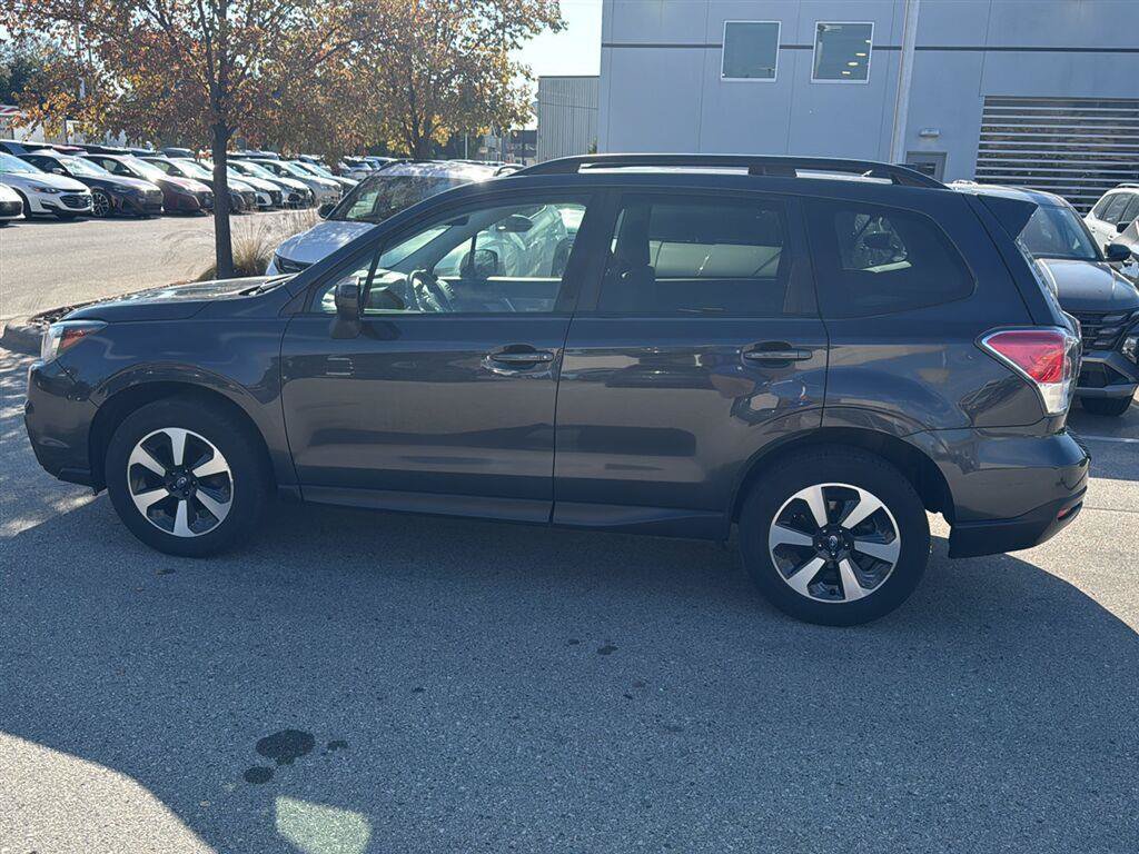 Used 2017 Subaru Forester 2.5i Premium w/ All-Weather Package AWD/4WD image 8