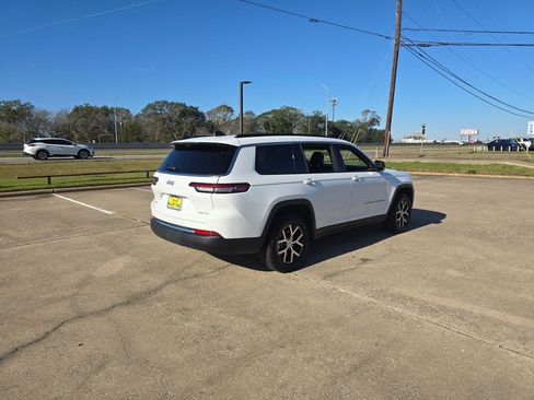 Used 2025 Jeep Grand Cherokee L Limited w/ Luxury Tech Group II image 9