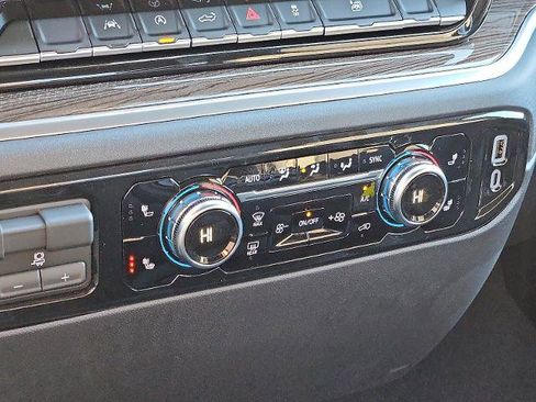 New 2026 GMC Sierra 1500 Elevation image 13