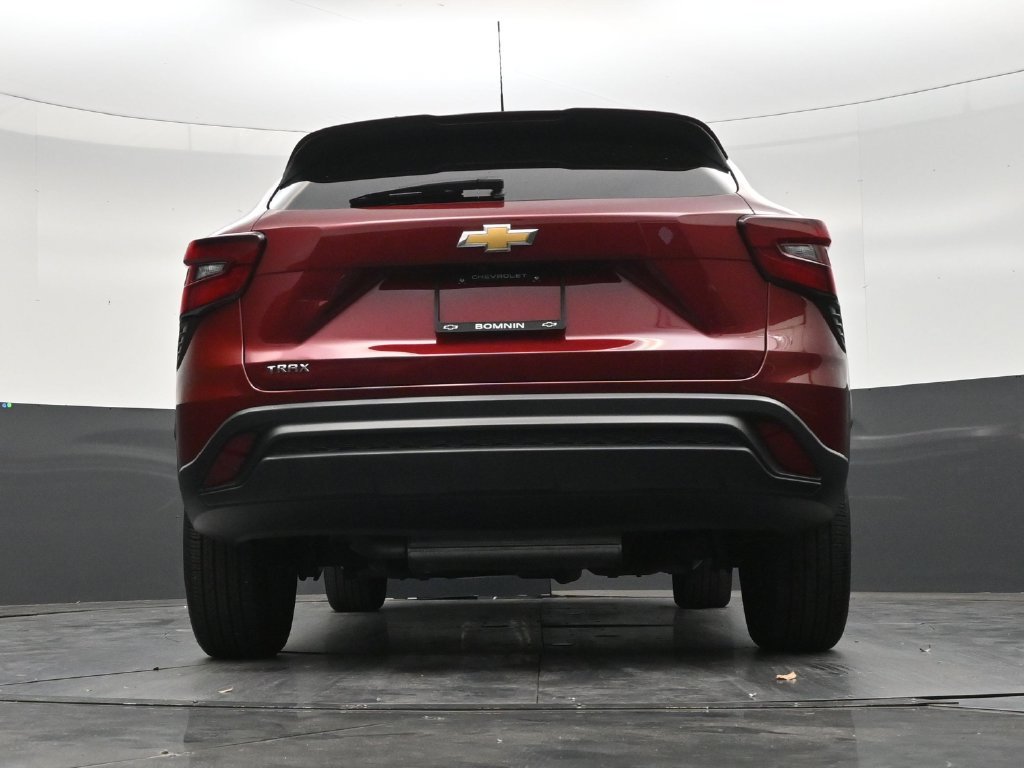 Used 2025 Chevrolet Trax LS FWD image 23