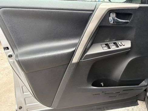 Used 2016 Toyota RAV4 XLE AWD/4WD image 15