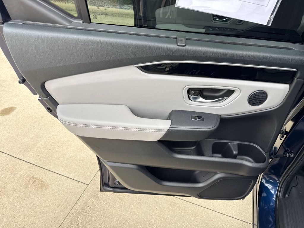 Used 2023 Honda Pilot EX-L image 17