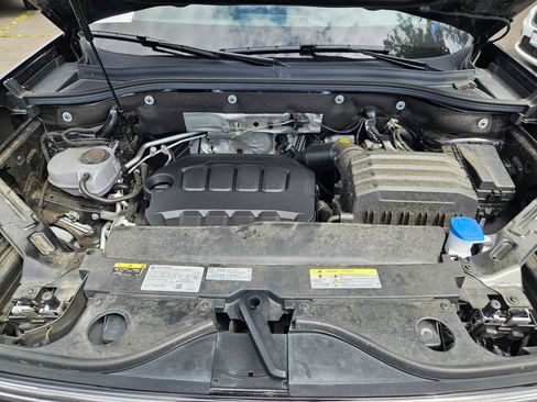 Used 2025 Volkswagen Atlas SE AWD/4WD image 32
