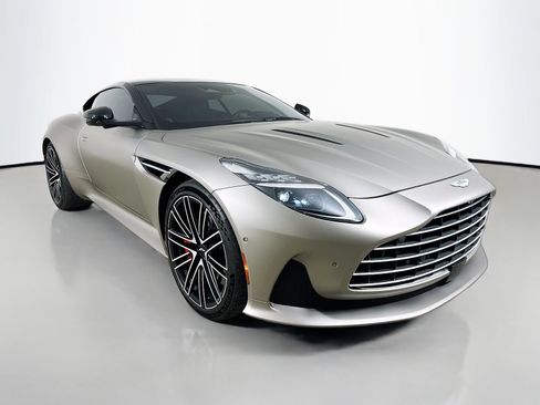 Used 2024 Aston Martin DB12 Coupe RWD image 3
