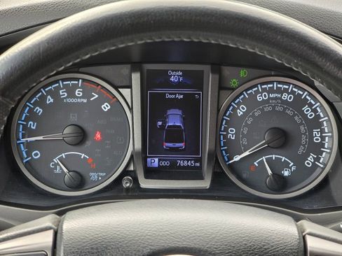 Used 2019 Toyota Tacoma TRD Sport w/ Technology Package image 6