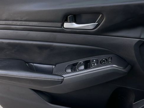 Used 2024 Nissan Altima 2.5 SV image 21