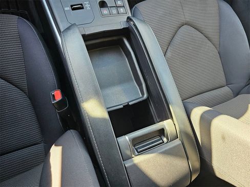 Used 2023 Toyota Highlander LE image 30