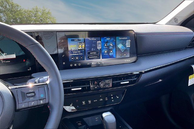 New 2027 Nissan Kicks SR w/ SR Premium Package FWD image 6