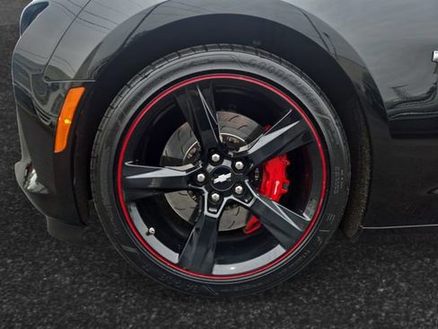 Used 2016 Chevrolet Camaro SS RWD image 4