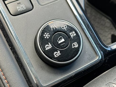 Used 2025 Nissan Pathfinder Rock Creek AWD/4WD image 32