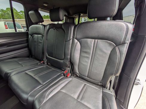 Used 2024 Jeep Wagoneer Series II w/ Flexible Seating Group RWD image 10