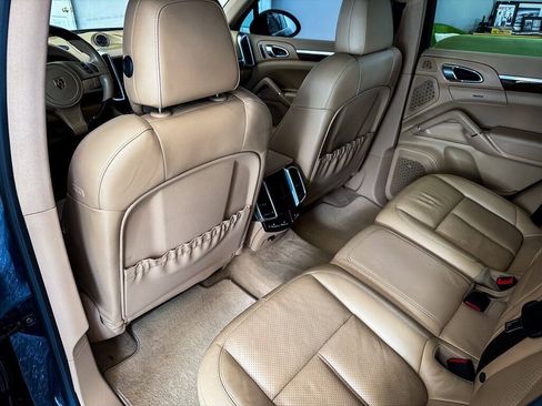 Used 2013 Porsche Cayenne Diesel AWD/4WD image 20