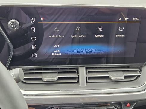 New 2026 Chevrolet Trax ACTIV w/ Sunroof Package FWD image 18