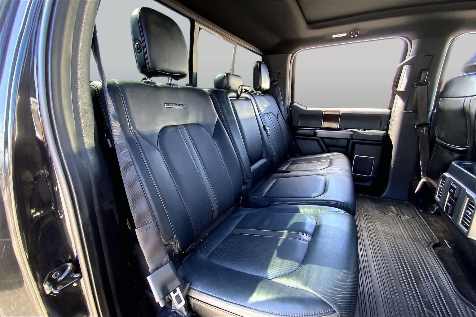 Used 2015 Ford F150 Platinum w/ Equipment Group 701A Luxury AWD/4WD image 19