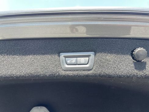 Used 2016 BMW 750i RWD image 39