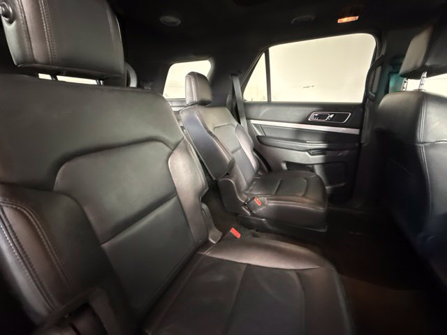 Used 2017 Ford Explorer XLT w/ Equipment Group 202A FWD image 35