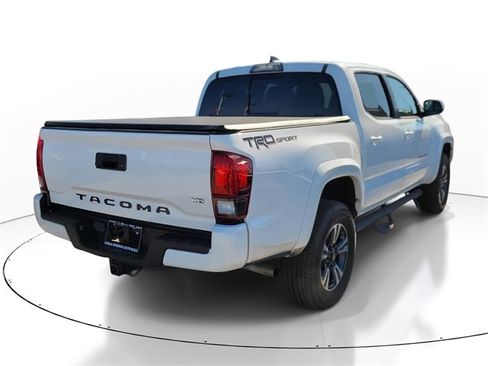 Used 2018 Toyota Tacoma SR5 image 4