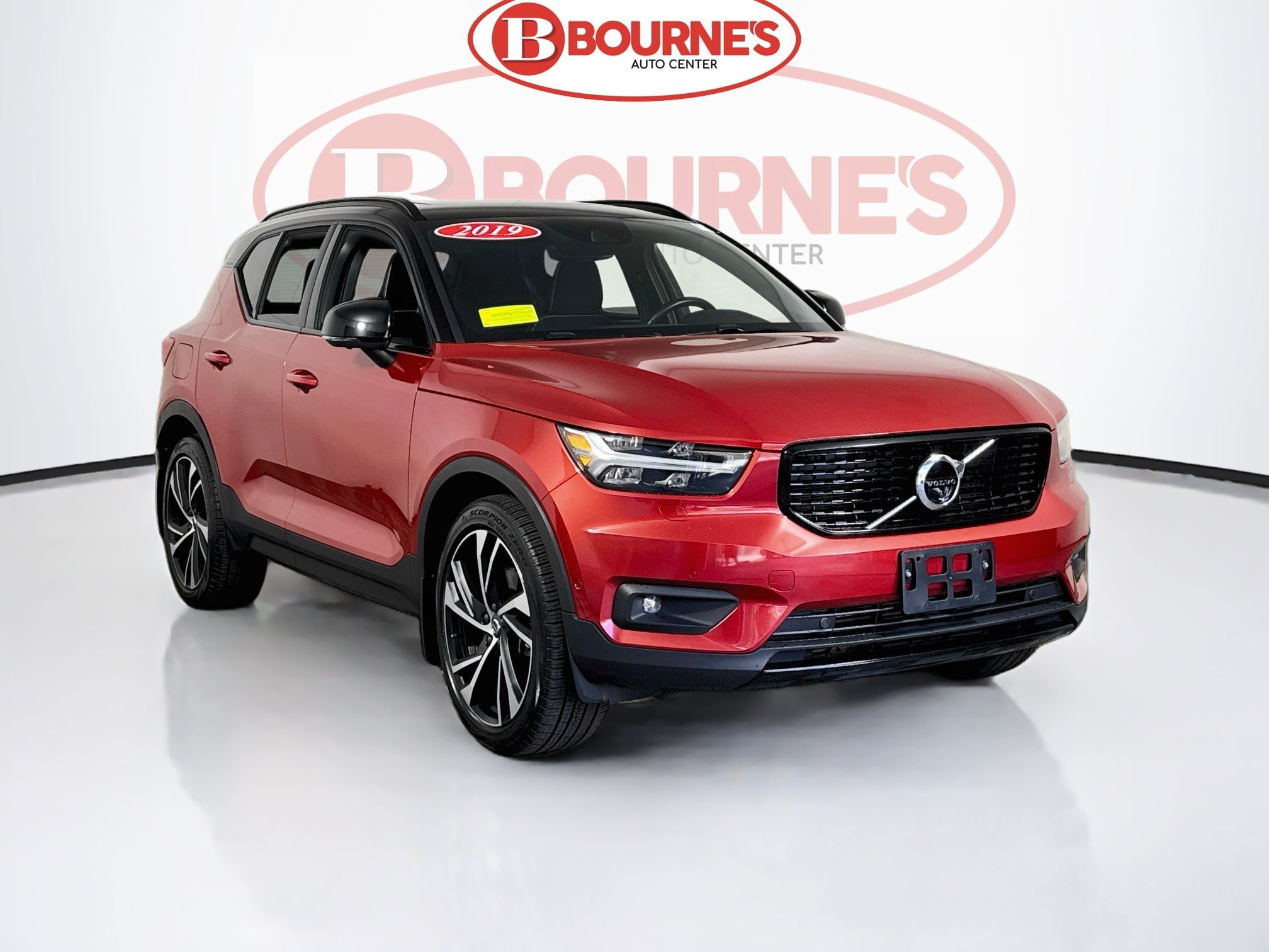 Used 2019 Volvo XC40 T5 R-Design AWD/4WD image 1