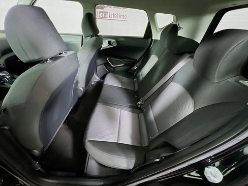 Used 2023 Kia Soul LX w/ LX Technology Package image 25