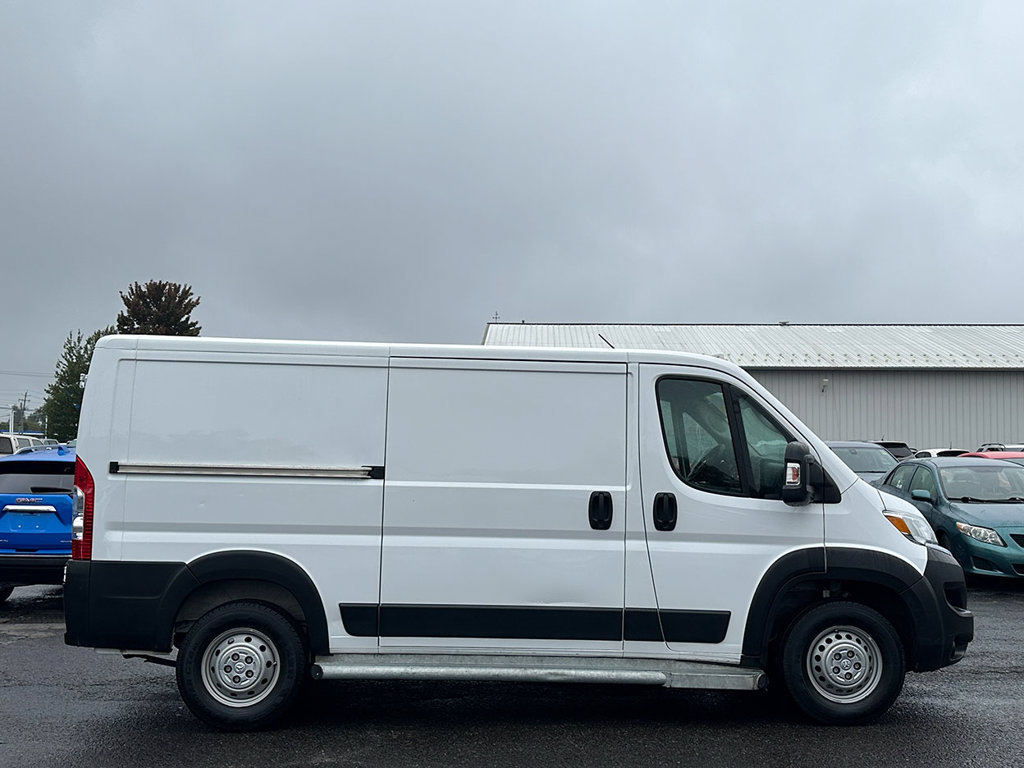 Used 2025 RAM ProMaster 2500 w/ U-Haul Equipment Group FWD image 10