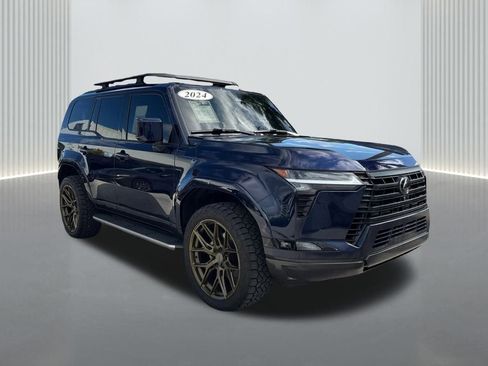 Used 2024 Lexus GX 550 image 3