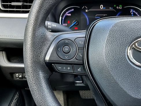 Used 2025 Toyota RAV4 XLE image 22