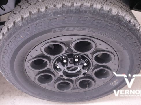 New 2026 Ford F250 Lariat w/ Black Appearance Package image 37