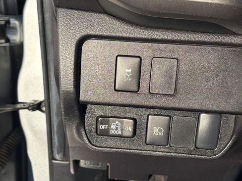 Used 2022 Toyota Tacoma SR5 image 10