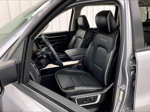 Used 2022 RAM 1500 Laramie AWD/4WD image 8