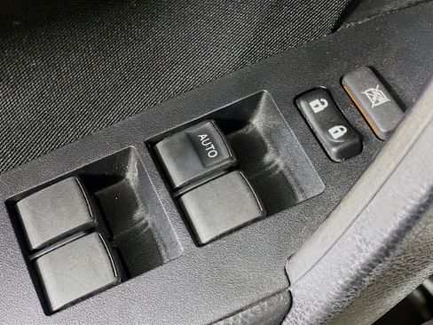 Used 2019 Toyota Corolla LE image 15