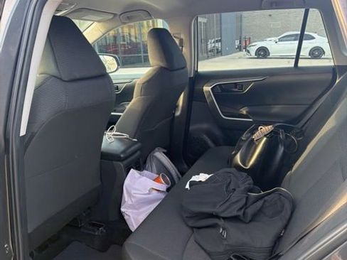 Used 2022 Toyota RAV4 LE image 5