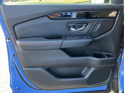 Used 2024 Honda Pilot TrailSport image 14