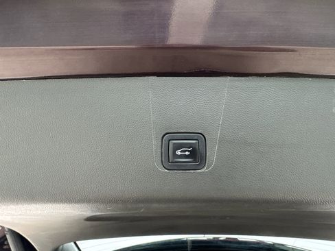 Used 2022 Chevrolet Traverse High Country image 54