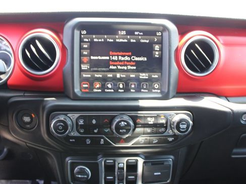 Used 2021 Jeep Wrangler Unlimited Rubicon AWD/4WD image 23