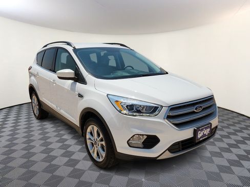 Used 2019 Ford Escape SEL AWD/4WD image 6