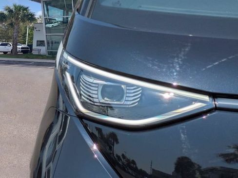 New 2025 Volkswagen ID. Buzz Pro S RWD image 10