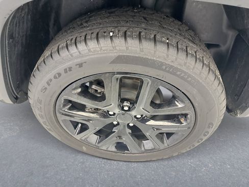 Used 2023 Jeep Renegade Altitude AWD/4WD image 20