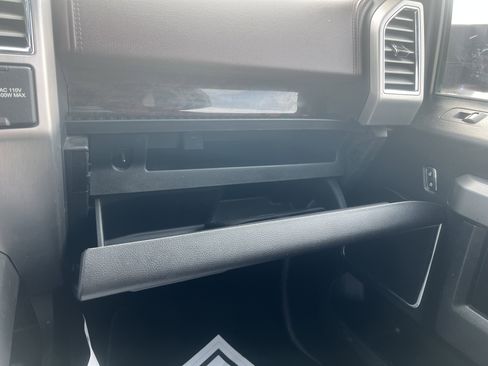 Used 2016 Ford F150 Platinum w/ FX4 Off-Road Package image 29