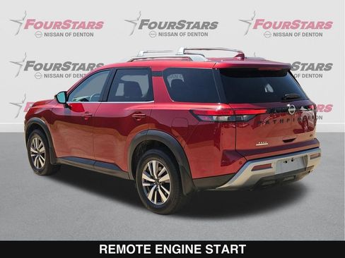 Used 2023 Nissan Pathfinder SL w/ Black Appearance Package FWD image 7