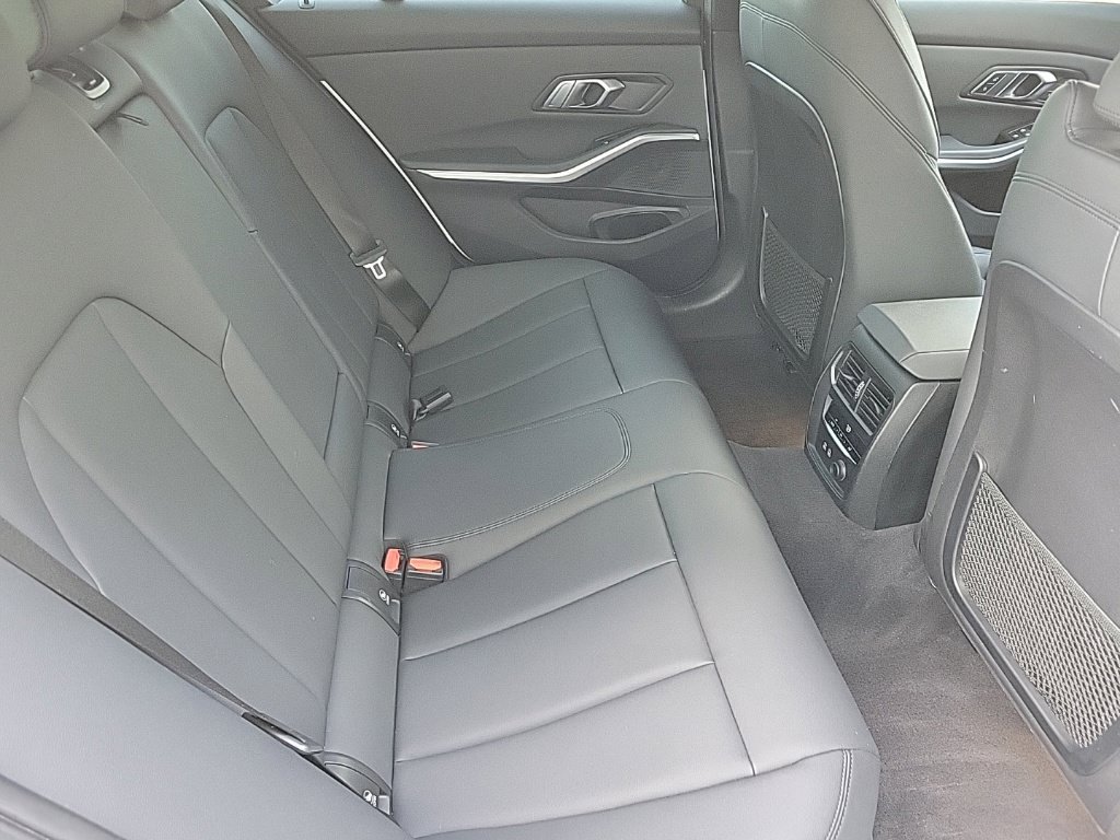 Used 2019 BMW 330i xDrive Sedan w/ Convenience Package AWD/4WD image 15