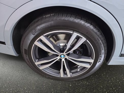 Used 2024 BMW X7 xDrive40i w/ M Sport Package AWD/4WD image 30